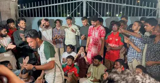 রাবিতে পোষ্য কোটা পুনর্বহালের প্রতিবাদে উপাচার্যের বাসভবনের সামনে শিক্ষার্থীদের বিক্ষোভ